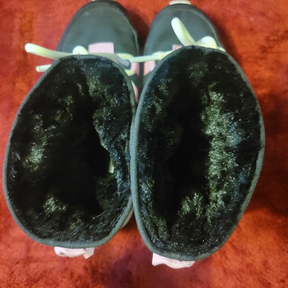 Nike Venture Black Pink Faux Fur Lining Youth Boots Shoe sz 3.5 - Picture 3 of 8